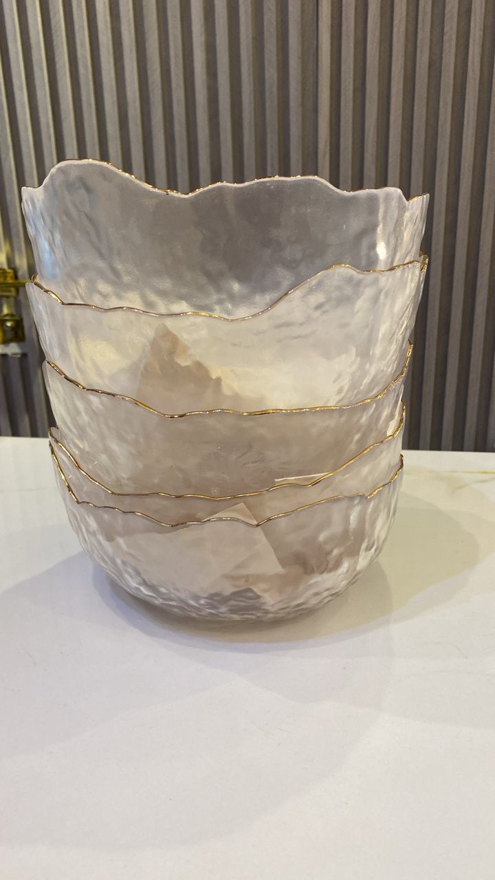 Glass bowl with gold rim Big